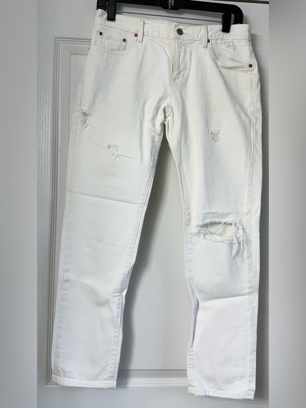 GAP Women's White Distressed Boyfriend Jeans